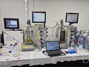 Hybrid Digital Twins Aim for Autonomous Laboratory Operations